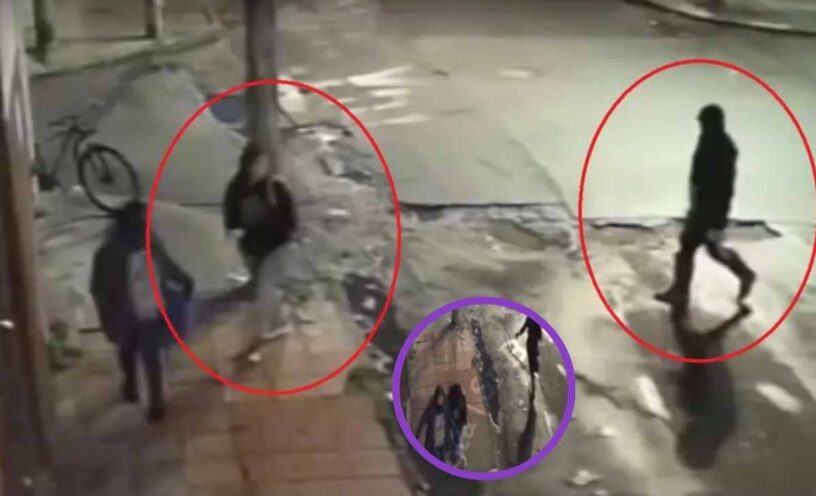 video que muestra el momento en que un hombre le quita la vida a una mujer en la esquina de su casa