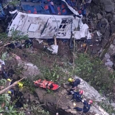 ¿Cuál sería la razón que ocasionó el grave accidente del bus de estudiantes que cayó al abismo en Antioquia?