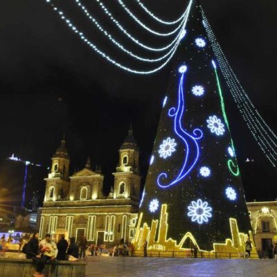 ¿Cuándo y dónde ver el show de luces de los alumbrados navideños en la Plaza de Bolívar de Bogotá?