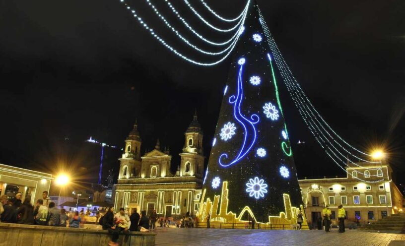 ¿Cuándo y dónde ver el show de luces de los alumbrados navideños en la Plaza de Bolívar de Bogotá?