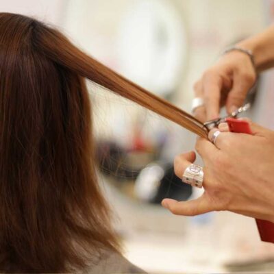 Calendario lunar: los mejores días para cortarse el cabello en marzo 2026