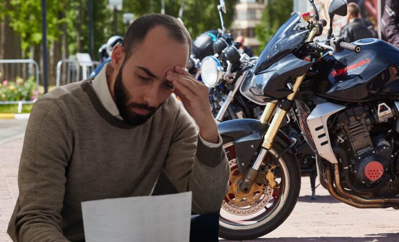 multa por placa moto en Colombia