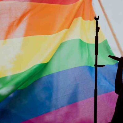 cantante reveló su orientación sexual después de 14 años de matrimonio