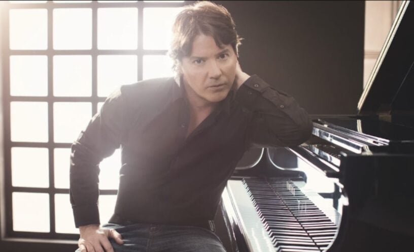 ¿Cuándo es la nueva fecha para el concierto de Arthur Hanlon en Bogotá?