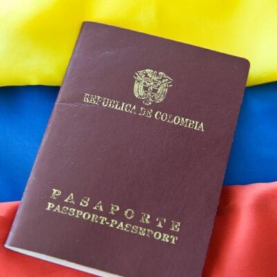 ¿Quiénes pueden tener pasaporte gratis en Colombia?