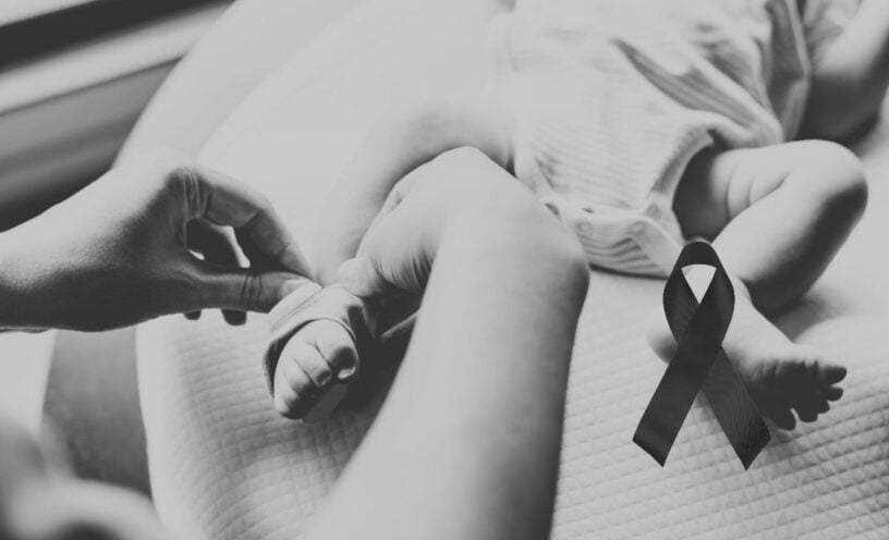 Reconocido cantante confirmó la muerte de su bebé recién nacido: “Vuelve a mí”